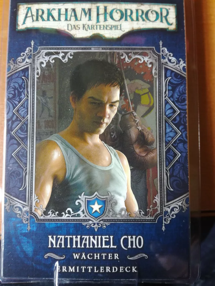 Arkham Horror: Das Kartenspiel – Ermittlerdeck: Nathaniel Cho